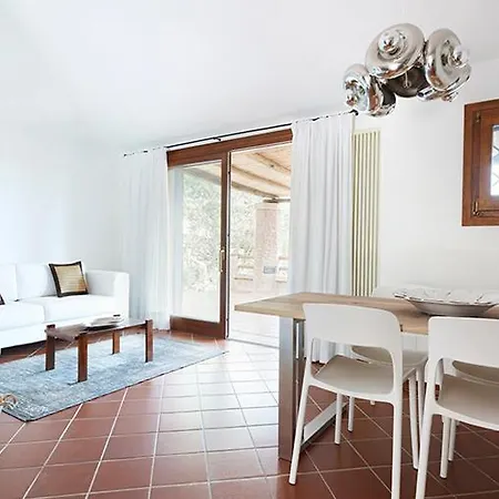 Elegancepiscina, Giardino E Vista Mare